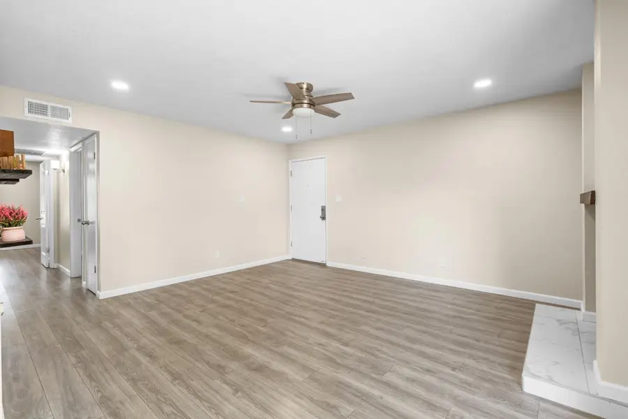 1550 W Ashlan Avenue #208, Fresno, CA 93705 - #3