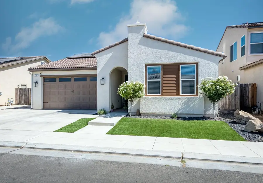 4113 Sussex Avenue, Clovis, CA 93619 - #2