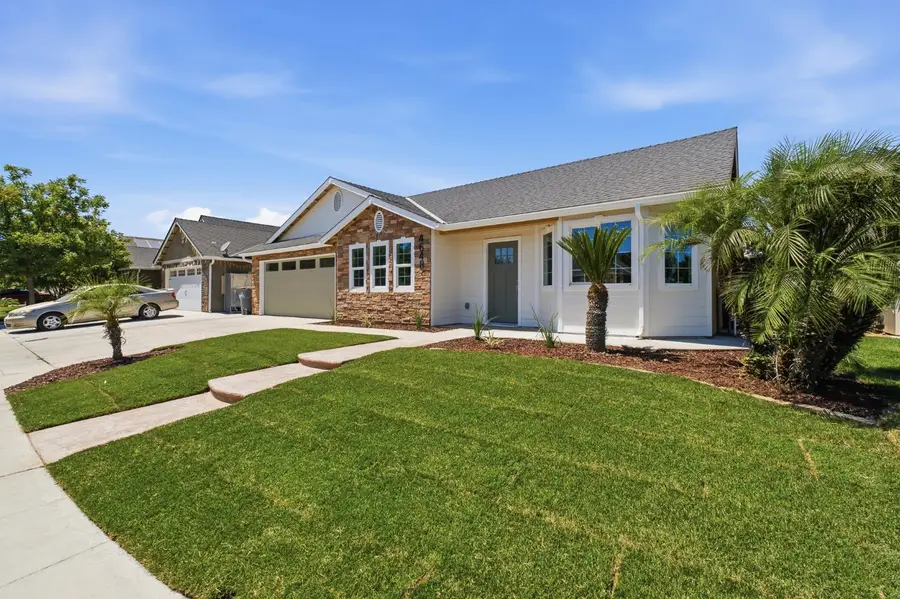 4648 W Harvard Avenue, Fresno, CA 93722 - #2