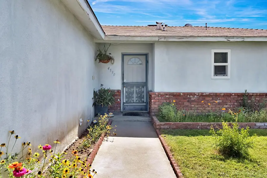 4590 N Hughes Avenue, Fresno, CA 93705 - #2