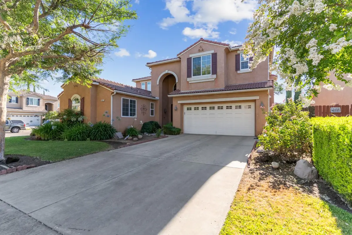 8553 N Ann Avenue, Fresno, CA 93720 - #1