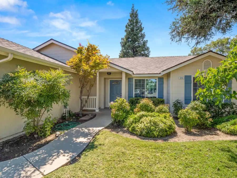 2313 N Milburn Avenue, Fresno, CA 93722 - #2