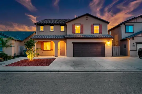 2457 N Pearwood Avenue, Fresno, CA 93727