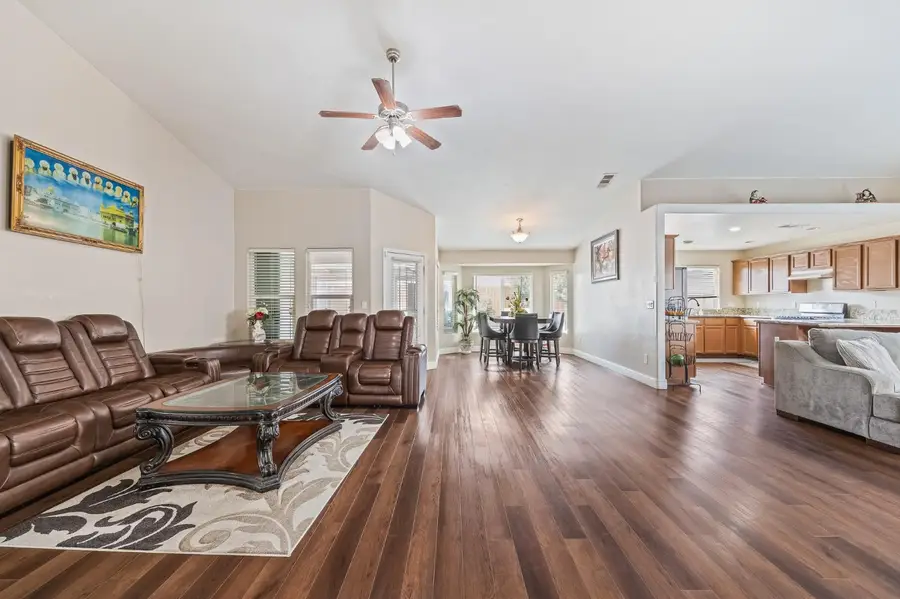 5110 W Simpson Avenue, Fresno, CA 93722 - #3