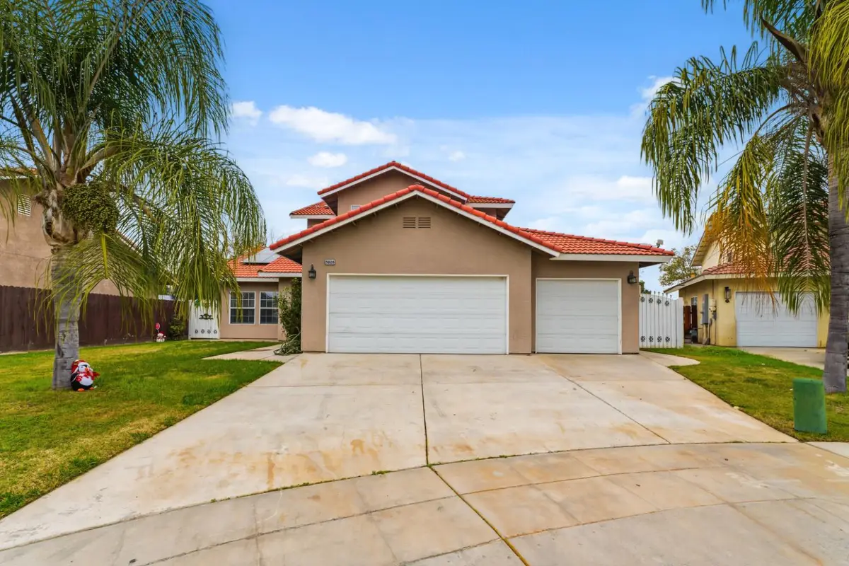 5028 W Robinson Avenue, Fresno, CA 93722 - #1