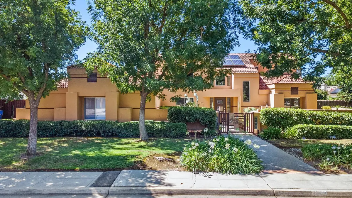 2062 Richert Avenue, Clovis, CA 93611 - #1