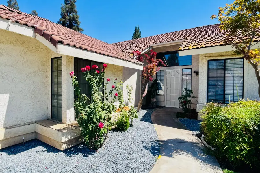 2042 Sample Avenue, Clovis, CA 93611 - #3