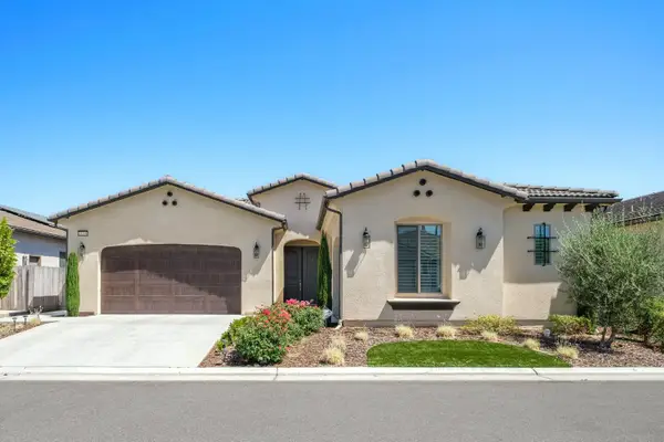 11298 N Via San Toma Drive, Fresno, CA 93730