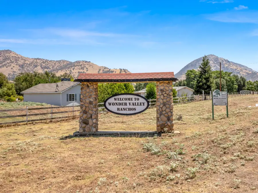 6319 Lupine Drive, Sanger, CA 93657 - #2