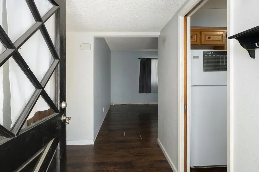 1305 De Cesari Avenue, Madera, CA 93637 - #2