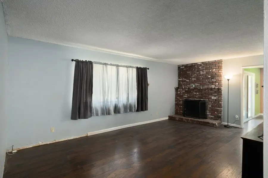 1305 De Cesari Avenue, Madera, CA 93637 - #3