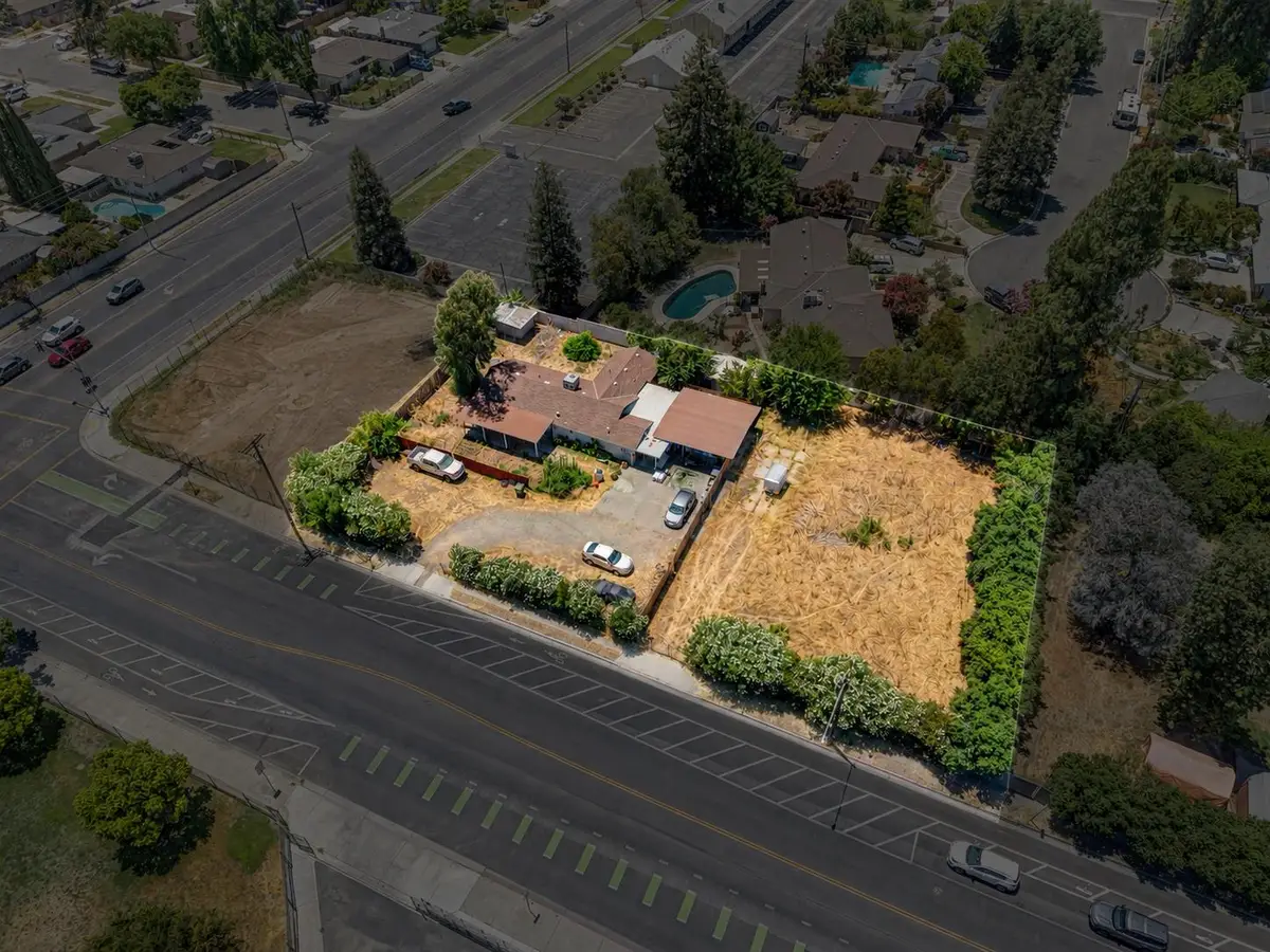 4627 N Maple Avenue, Fresno, CA 93726 - #1