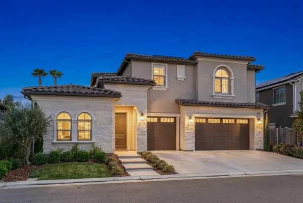 11315 N Via San Toma Drive, Fresno, CA 93730