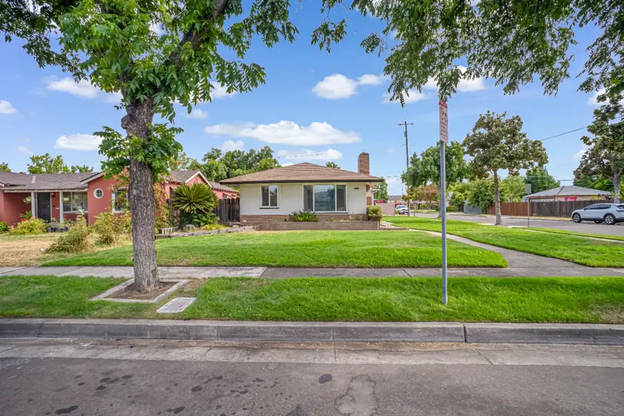 2308 E Brown Avenue, Fresno, CA 93703 - #3
