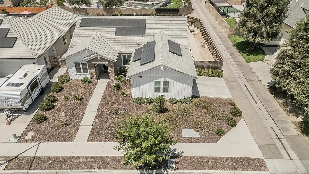 2193 E Kamm Avenue, Kingsburg, CA 93631 - #1
