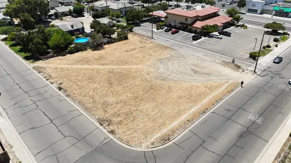 401 S 6th Street, Kerman, CA 93630