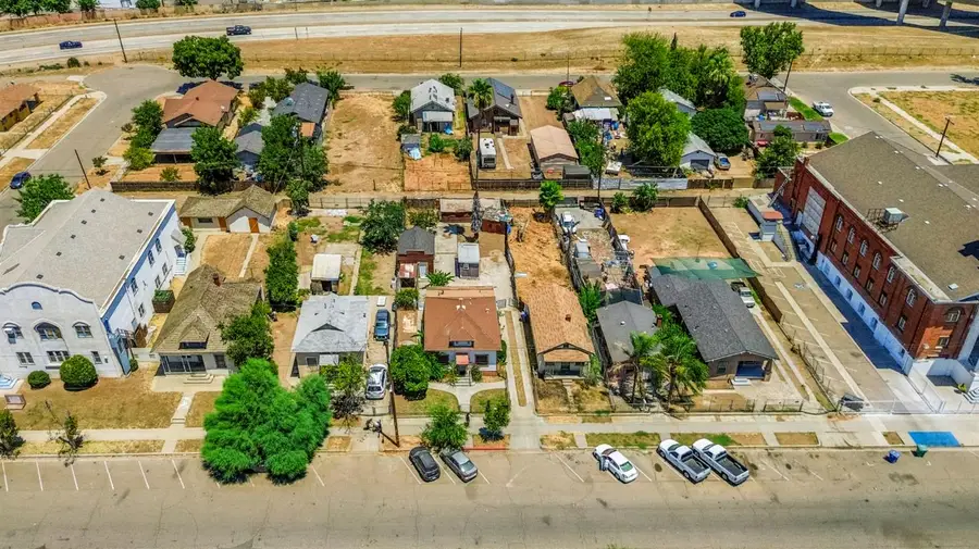 236 E Street, Fresno, CA 93706 - #3