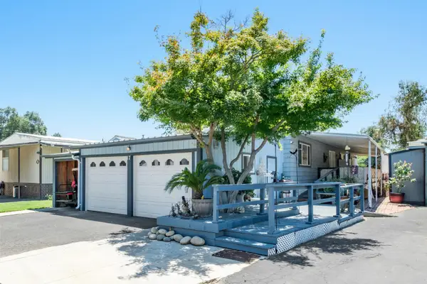 339 N Frankwood Avenue #17, Sanger, CA 93657