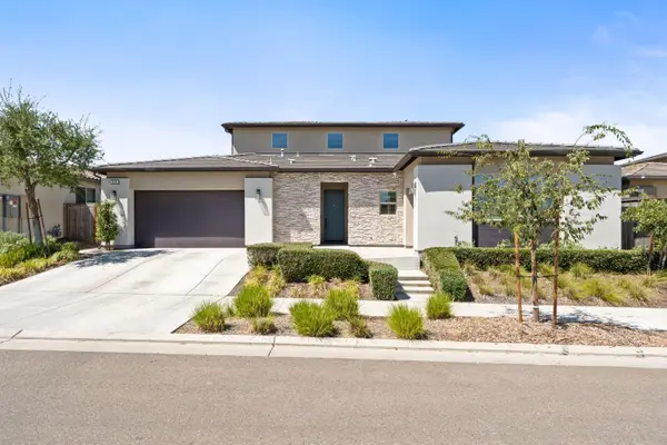874 Overstone Avenue, Madera, CA 93636