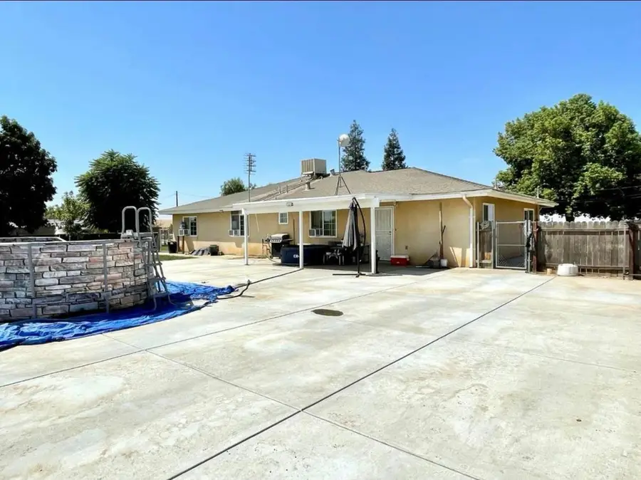 12420 S Chestnut Avenue, Fresno, CA 93725 - #3