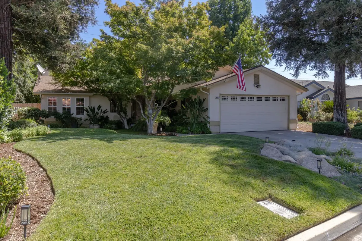 5462 W Sample Avenue, Fresno, CA 93722 - #1