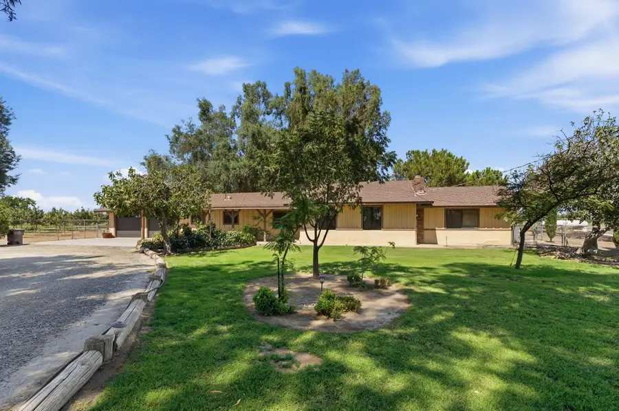 16528 14th Avenue, Hanford, CA 93230 - #2
