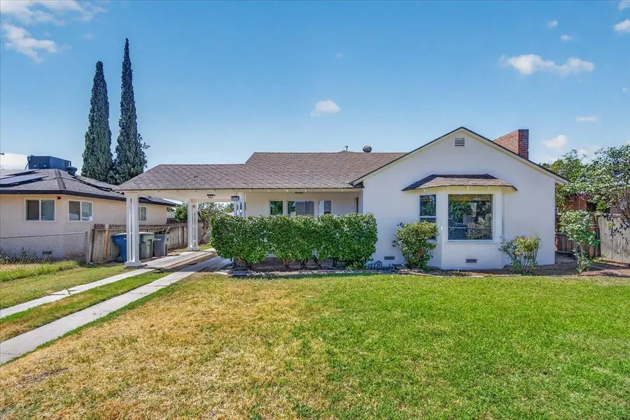 335 W Dakota Avenue, Fresno, CA 93705 - #2