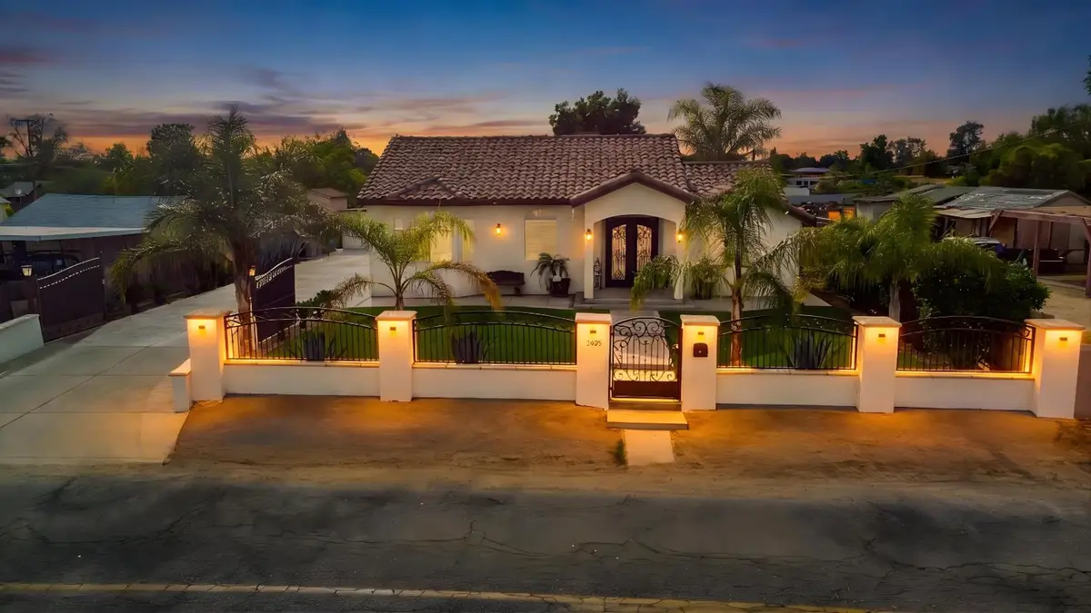1435 N Valentine Avenue, Fresno, CA 93722 - #1