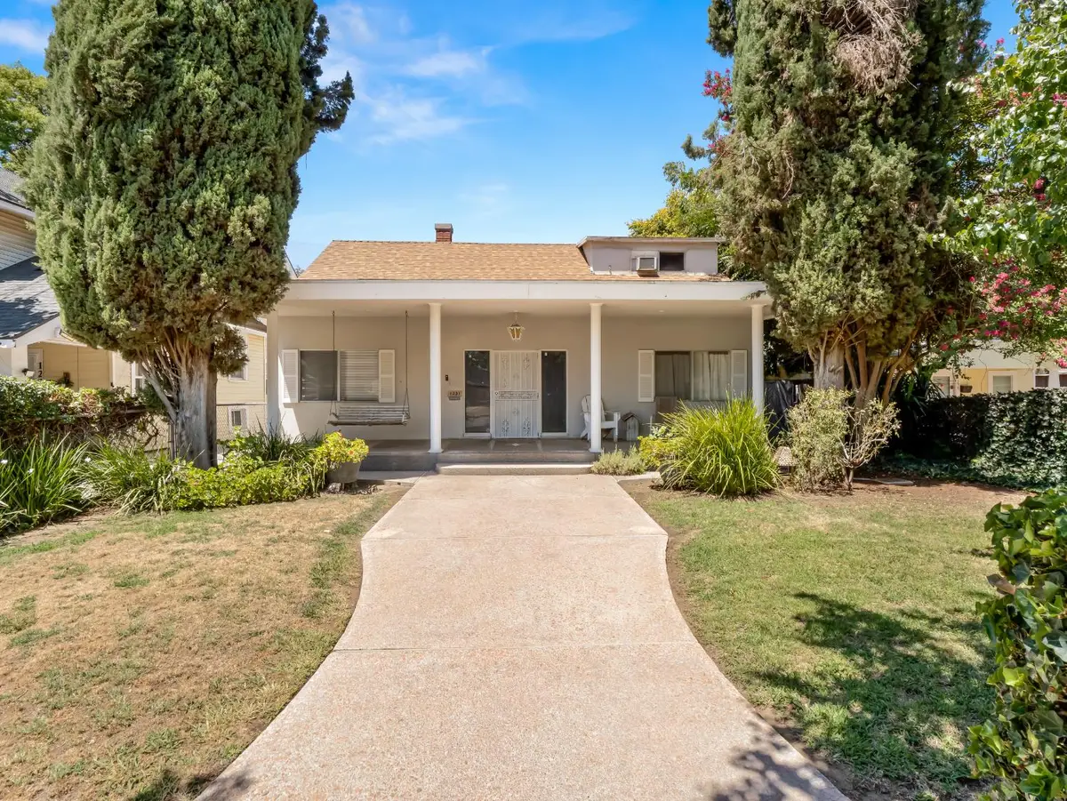 1231 N Roosevelt Avenue, Fresno, CA 93728 - #1