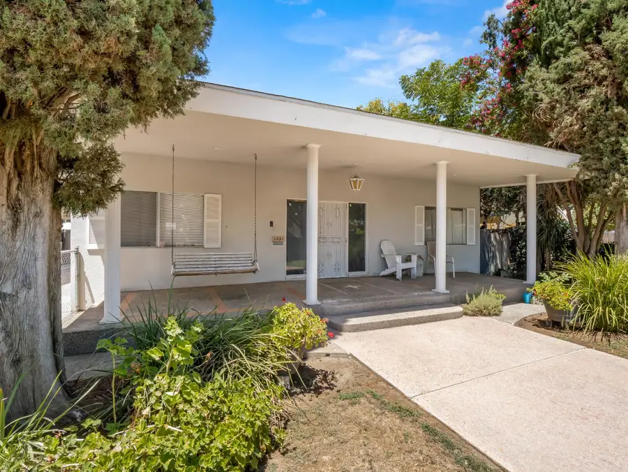 1231 N Roosevelt Avenue, Fresno, CA 93728 - #2