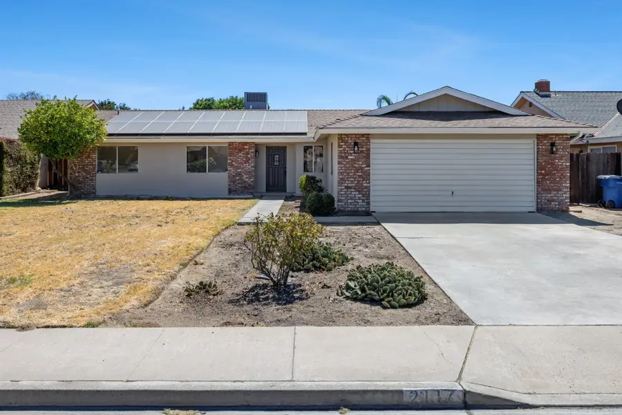 2117 Beechwood Court, Hanford, CA 93230 - #2