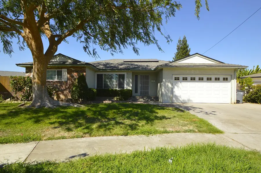 516 E Roberts Avenue, Fresno, CA 93710 - #2