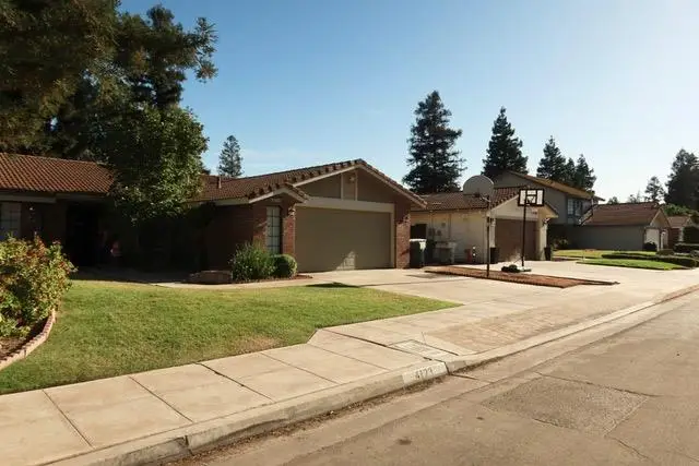 4123 W Los Altos Avenue, Fresno, CA 93722 - #2