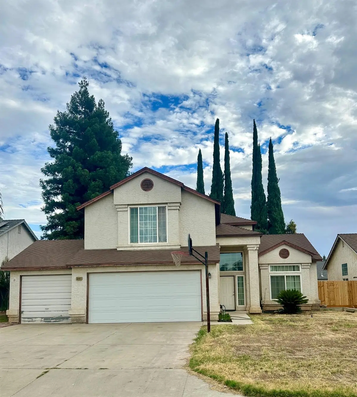 5542 W Willis Avenue, Fresno, CA 93722 - #1