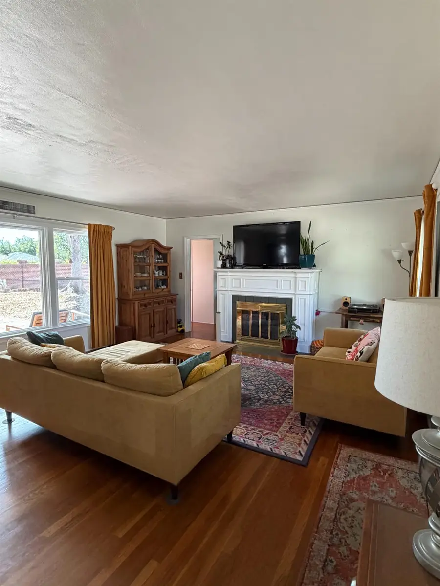 1412 N Vagedes Avenue, Fresno, CA 93728 - #3