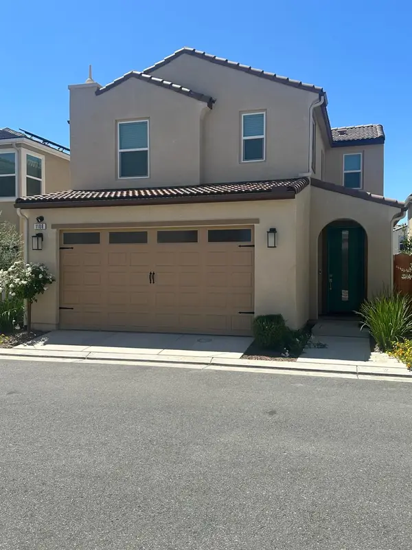 1108 W Encore Way W, Madera, CA 93636