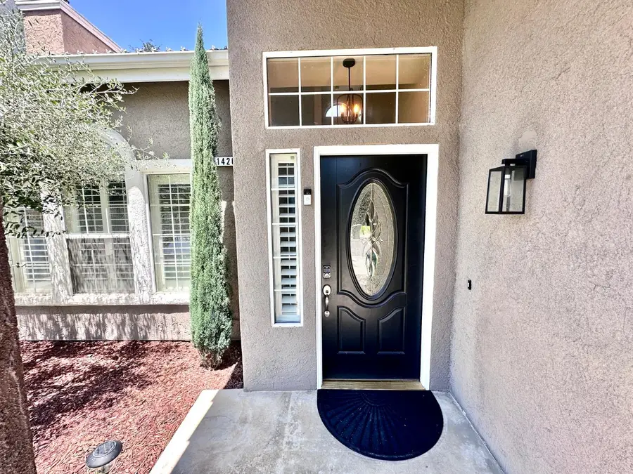 1426 E Salem Avenue, Fresno, CA 93720 - #3