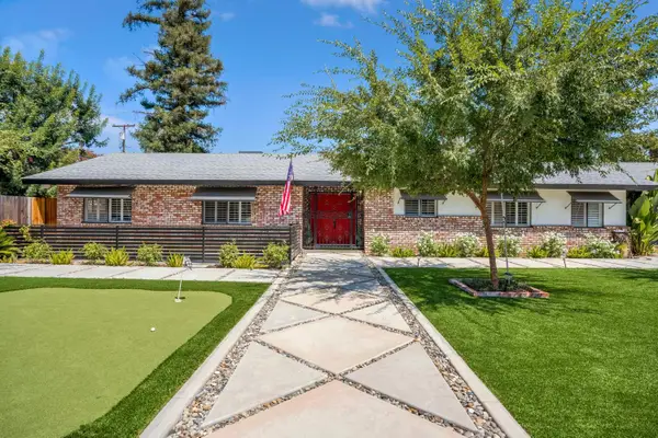 4690 N Barton Avenue, Fresno, CA 93726
