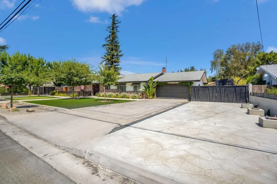 4690 N Barton Avenue, Fresno, CA 93726 - #3