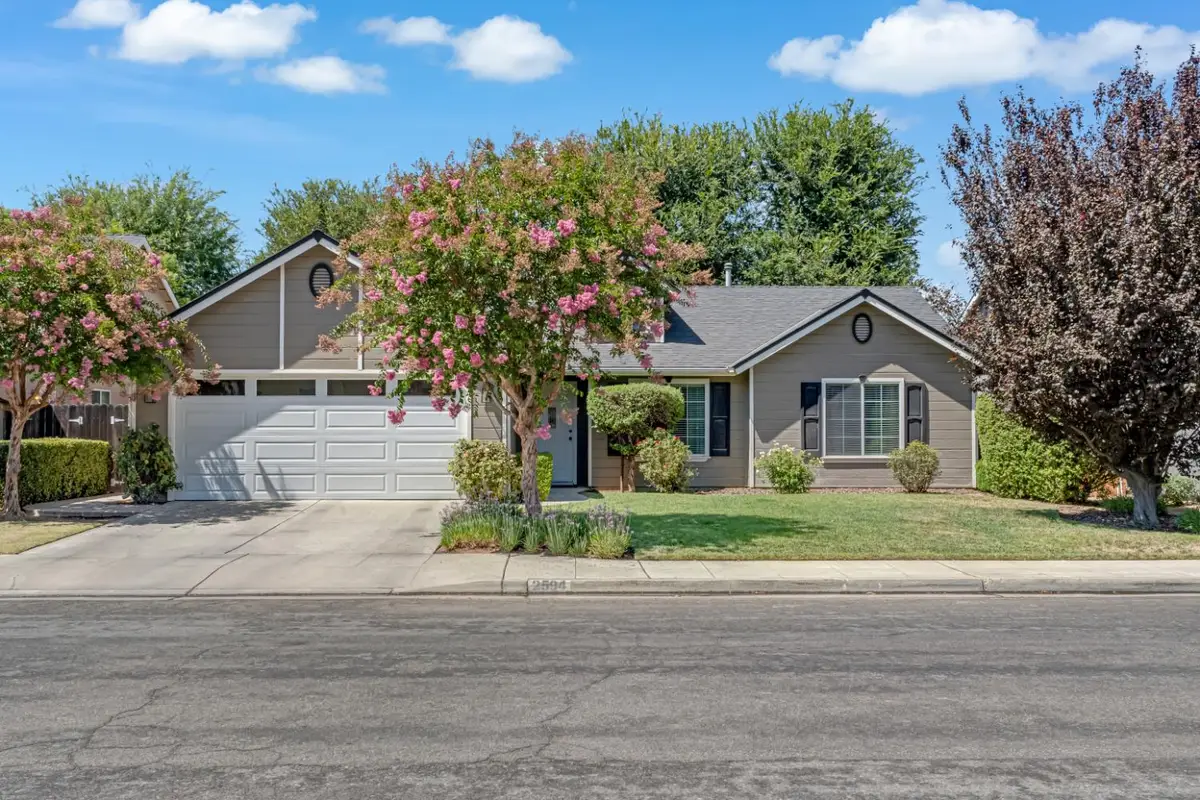 2594 E Kelso Avenue, Fresno, CA 93720 - #1