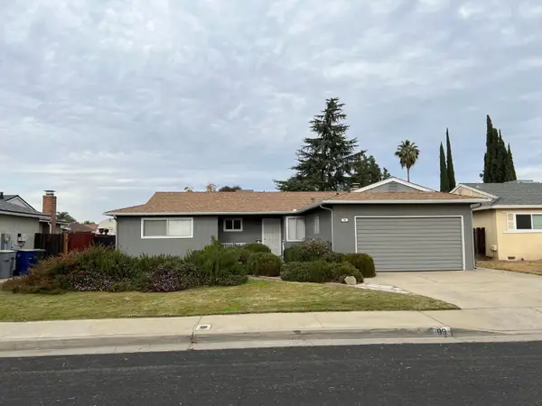 99 W Ashcroft Avenue, Clovis, CA 93612