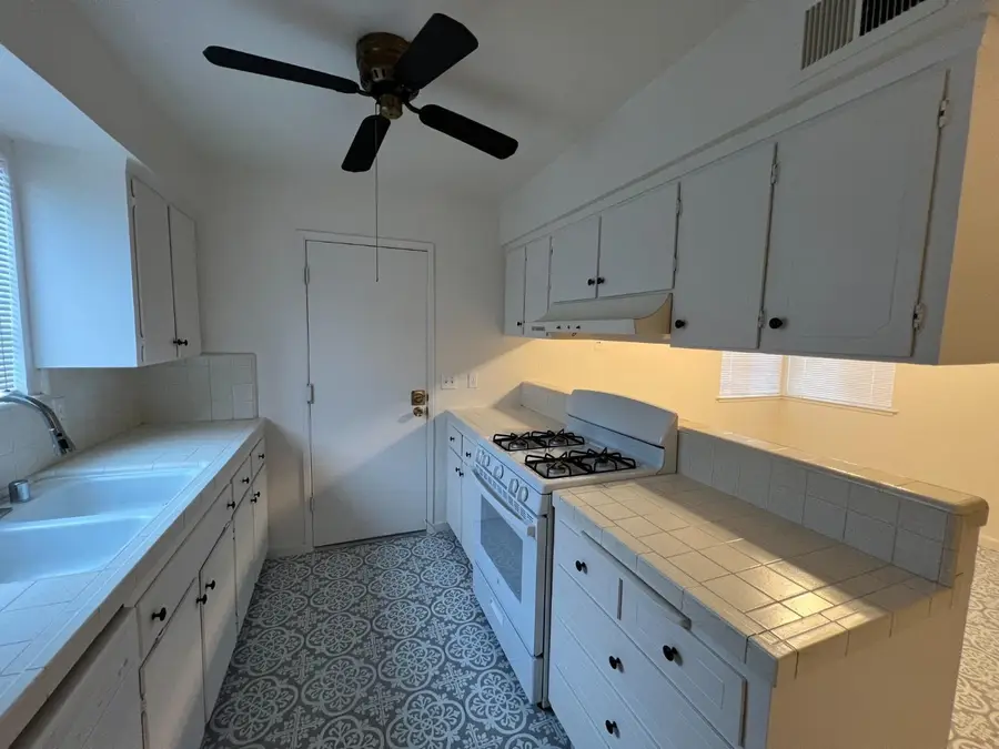 99 W Ashcroft Avenue, Clovis, CA 93612 - #3