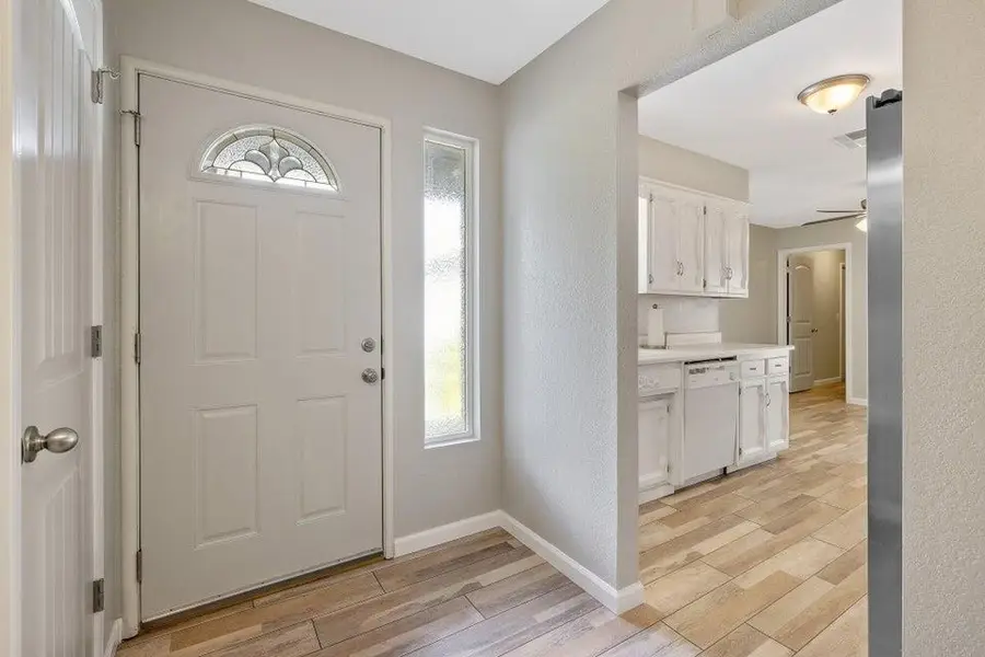 3237 W Country Court, Visalia, CA 93277 - #3
