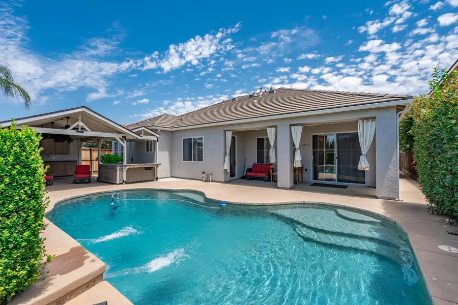 1670 N Filbert Avenue, Clovis, CA 93619 - #2