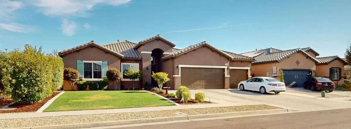 16149 W Ashli Avenue, Kerman, CA 93630 - #1