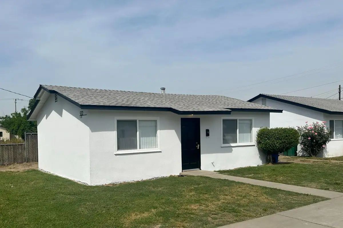 922 L Street, Sanger, CA 93657 - #1