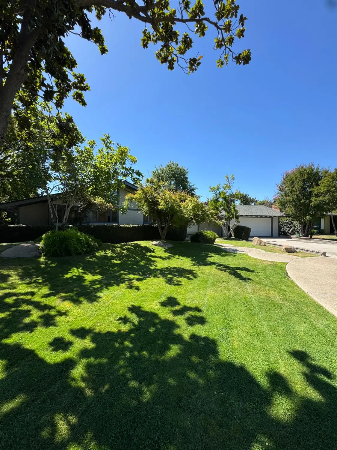 2919 E Joaquin Place, Fresno, CA 93726 - #1