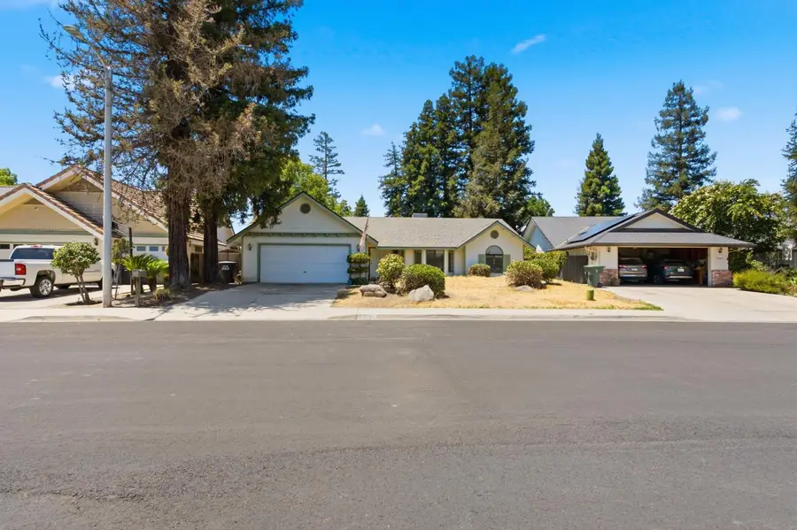 1035 N Rono Street, Visalia, CA 93291 - #2