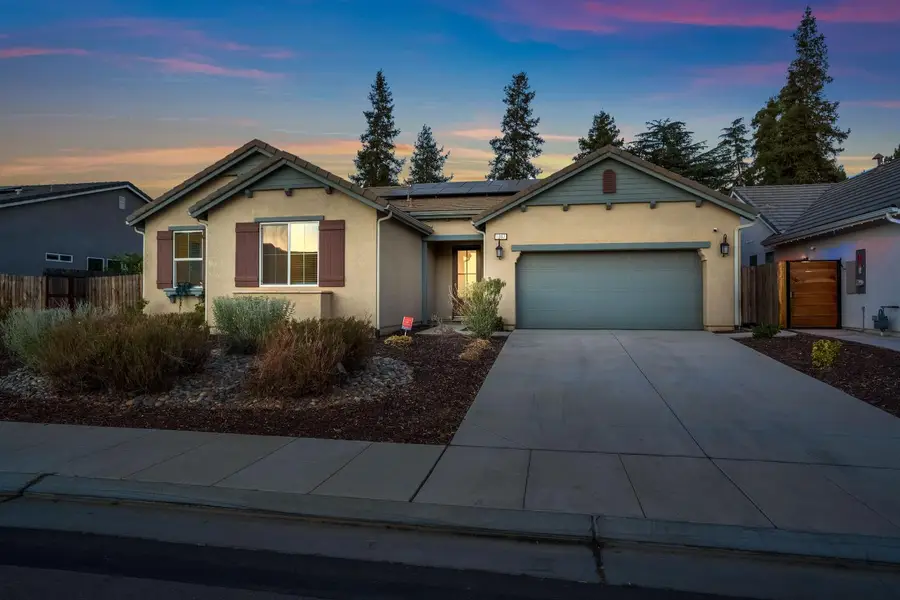 1807 Las Rosas Avenue, Clovis, CA 93619 - #2