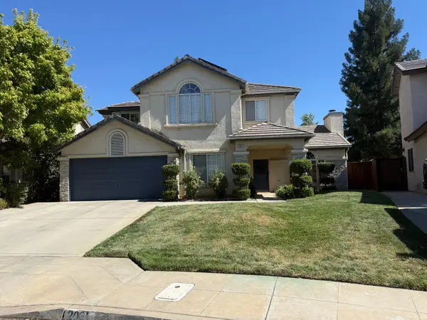 2061 E Ticonderoga Drive, Fresno, CA 93720